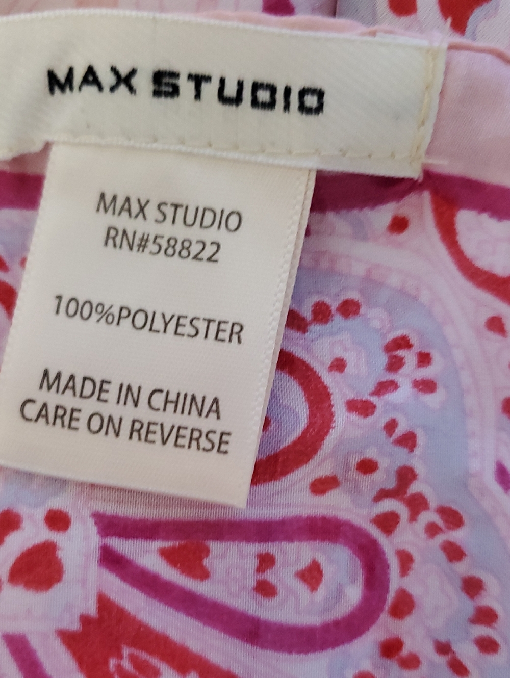 Women's Silky Satin Scarf Wrap Shawl PINK MEDALLION Max Studio Large Square 41" - Picture 5 of 5